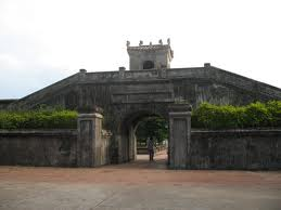 ສຳນັກຂ່າວສານຫວຽດນາມ ມອບຂອງຂວັນໃຫ້ບັນດາຜູ້ປະສົບເຄາະຮ້າຍ ຈາກທາດພິດສີສົ້ມ/ດີໂອຊິນ